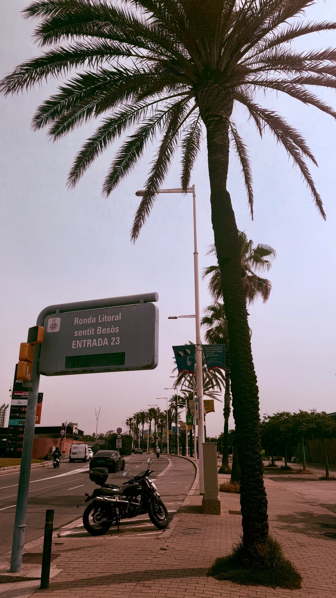 Ronda Litoral sentit Besòs, Entrada 23 sign in Barcelona